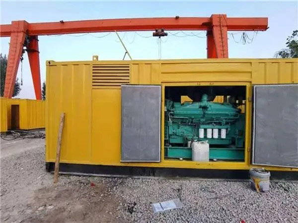 东风冬季低温环境下，500KW发电机组应该选择什么类型的启动电瓶？